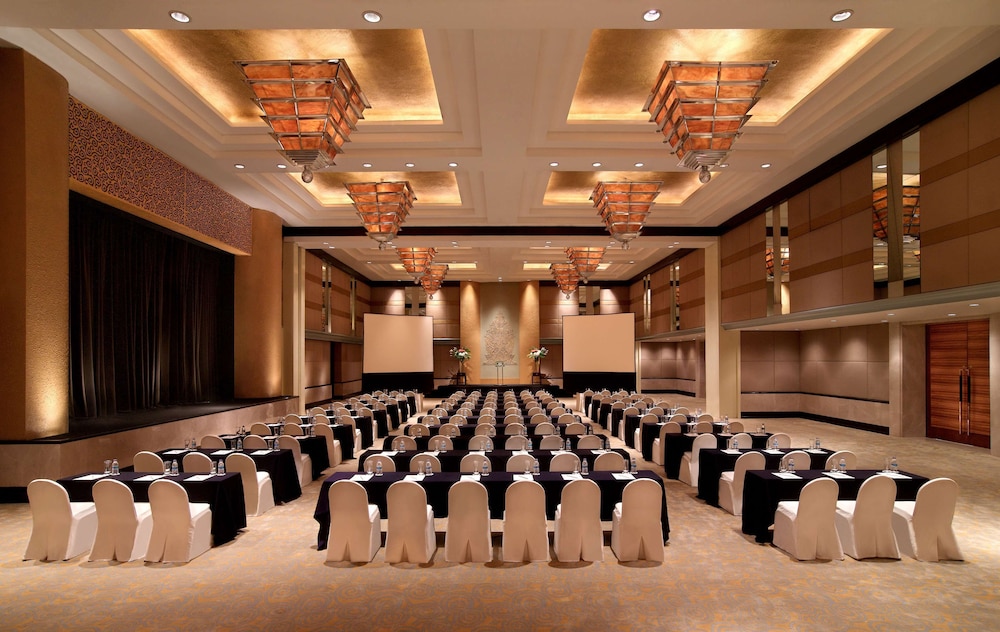 GRAND HYATT JAKARTA 68/77