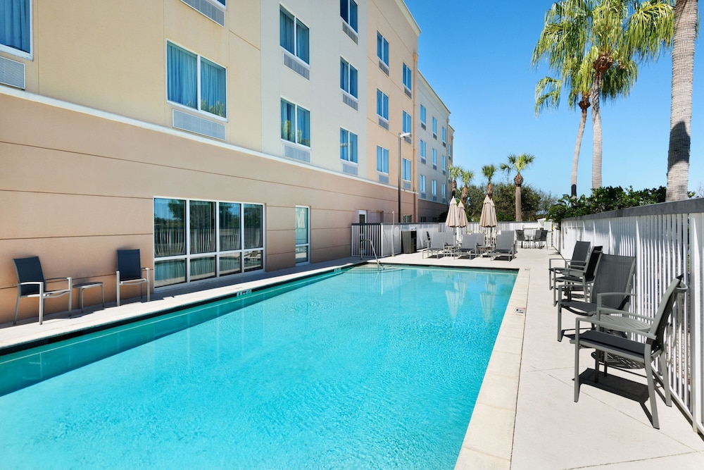 Fairfield Inn And Suites By Marriott Ft Pierce 44/50
