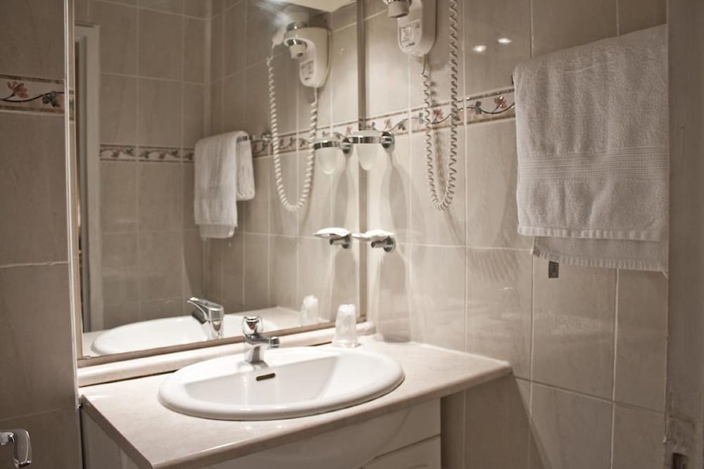 HOTEL HIPPODROME 26/27