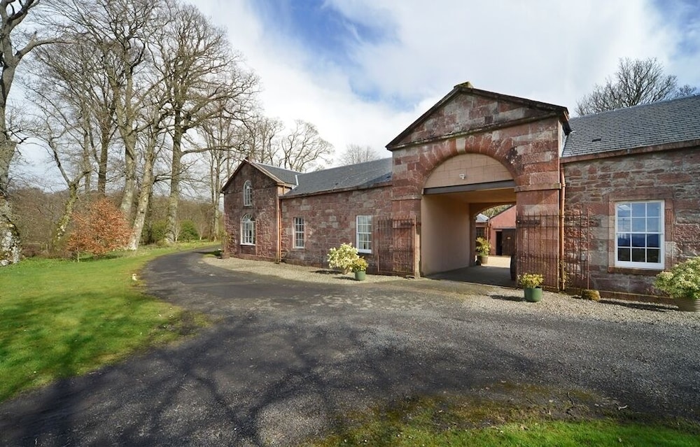 Finnich Cottages 25/50