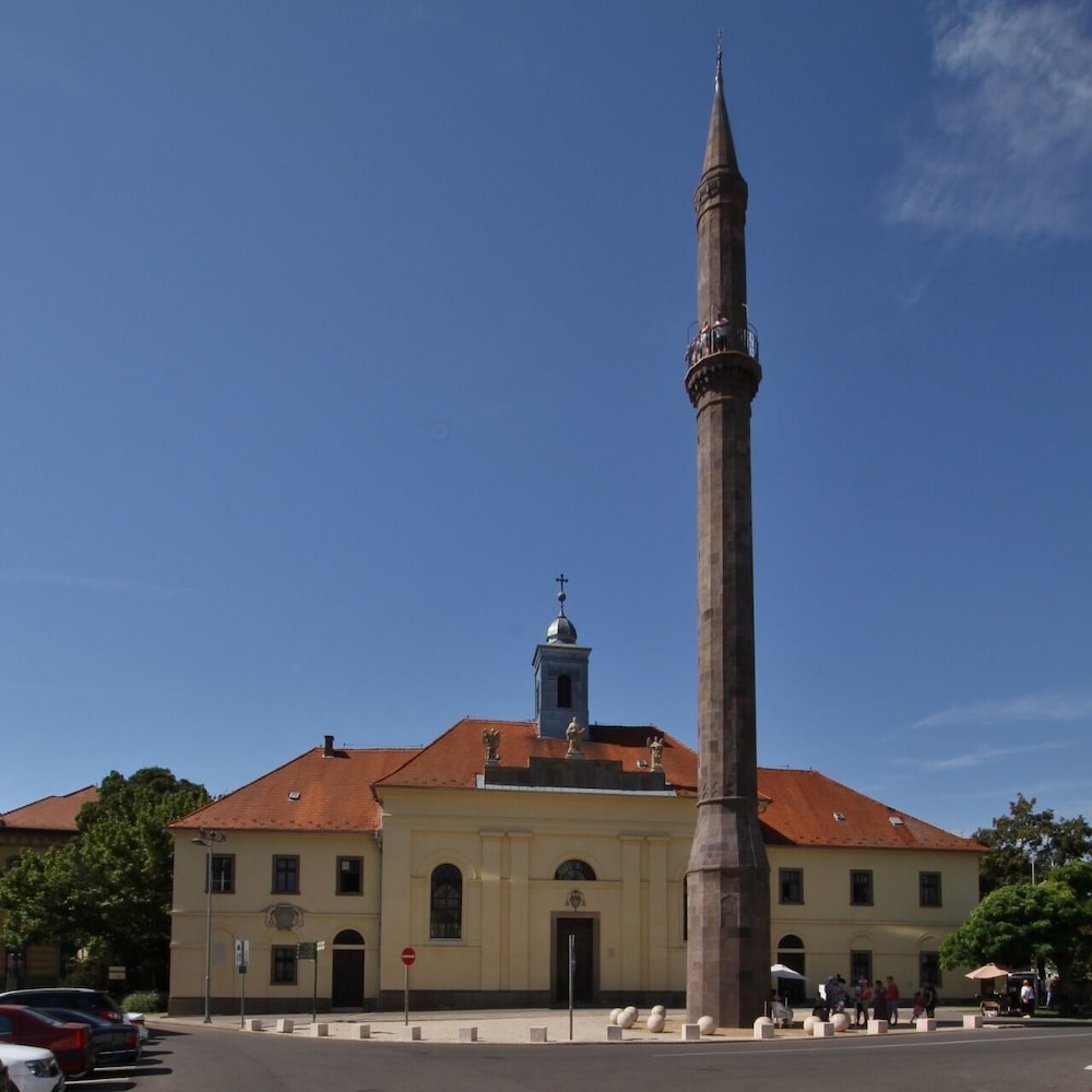 Hotel Unicornis 74/83