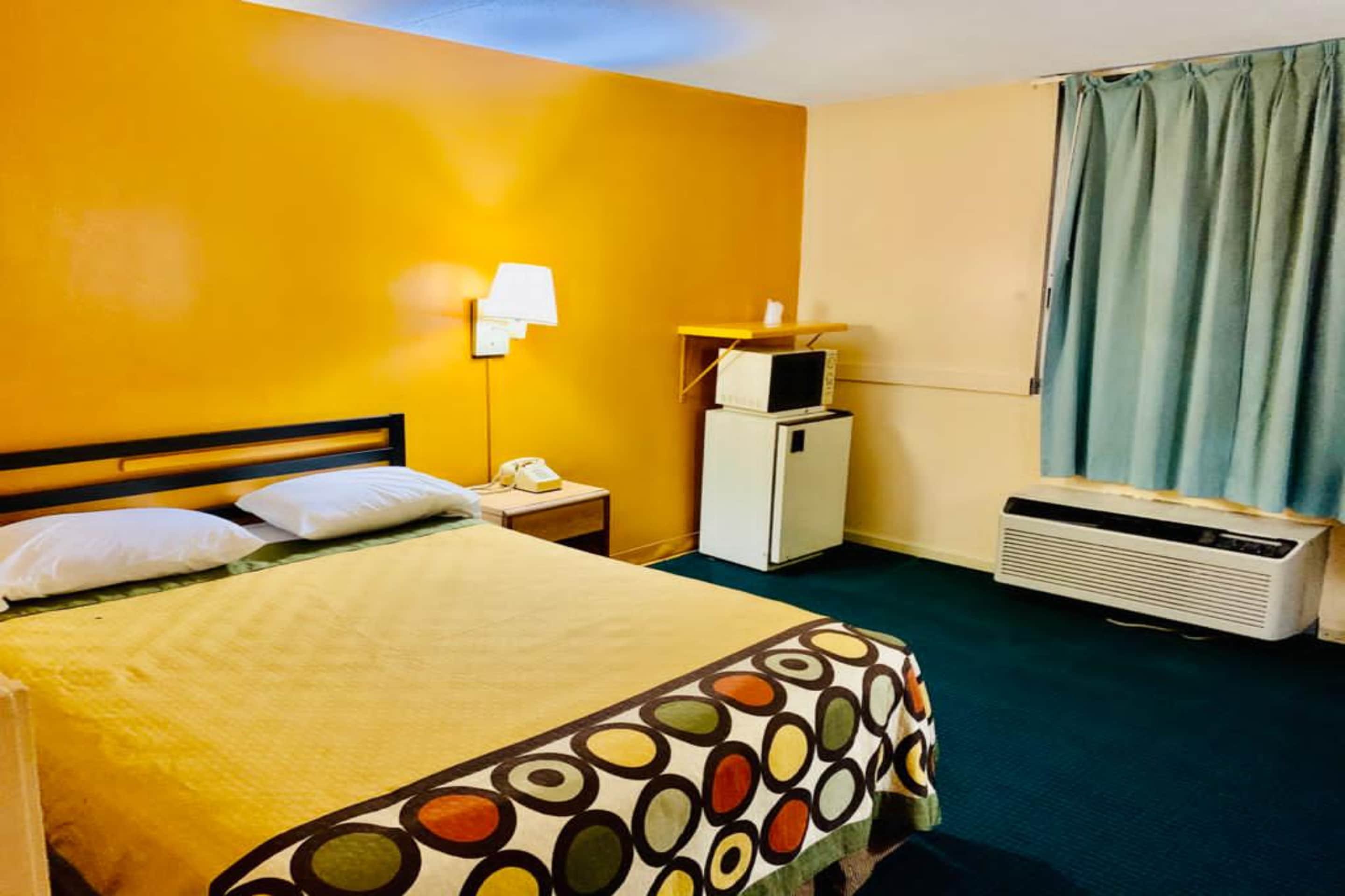 Red Carpet Inn & Suites Lima 25/64