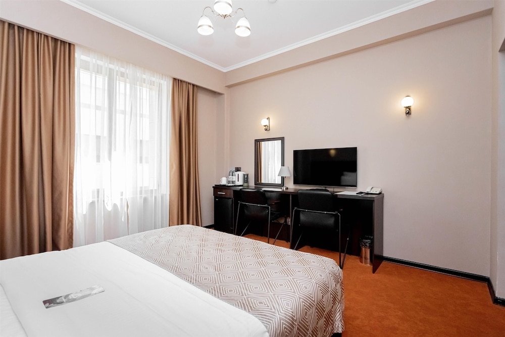 Standard Double Room (smoking)