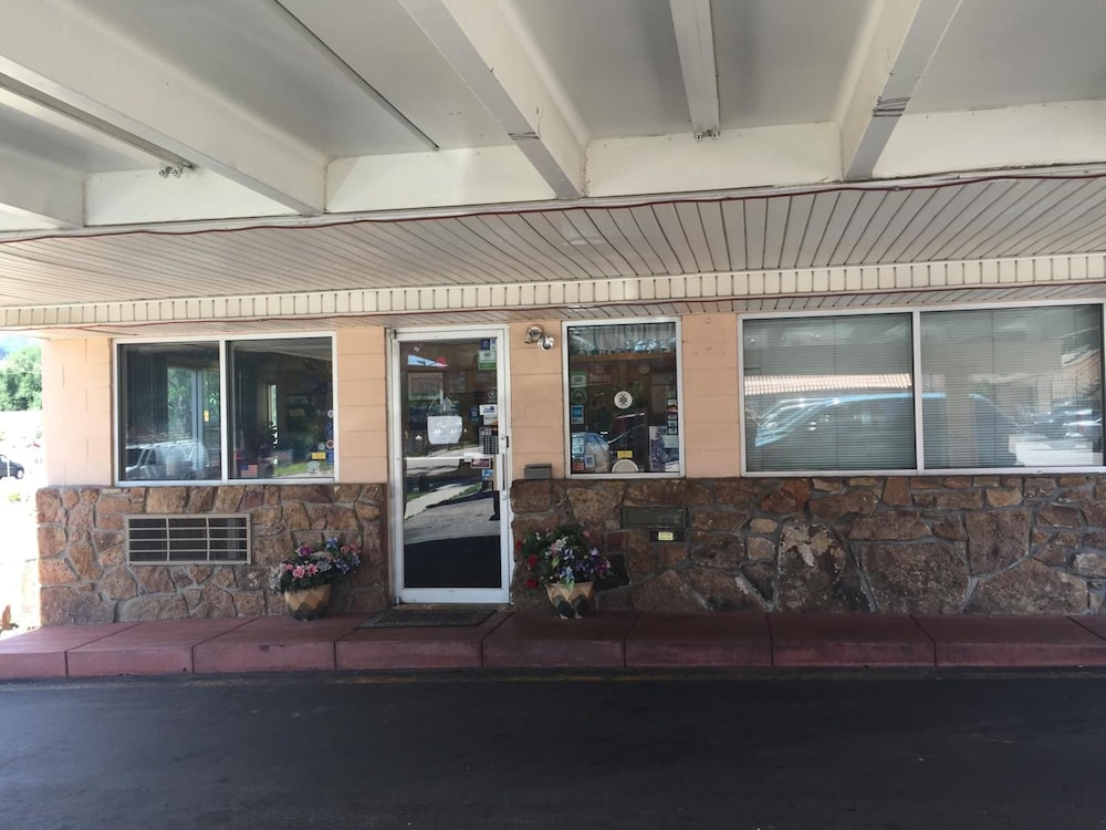 Garden Of The Gods Motel 20/58