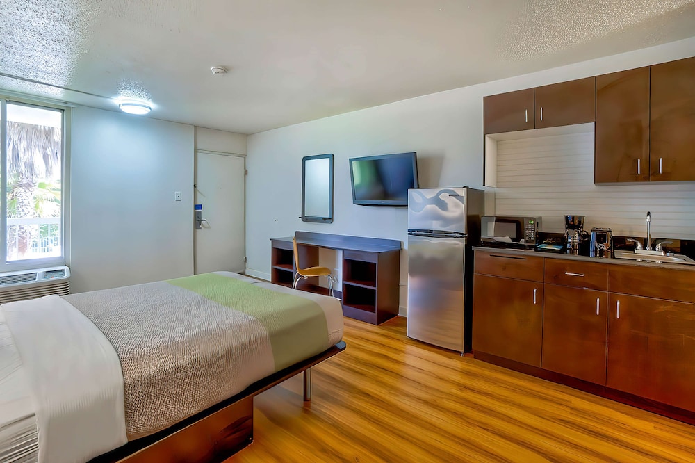 Motel6 Gainesville, FL 40/60