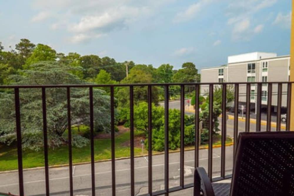 The Breakers Hotel and Suites 24/24