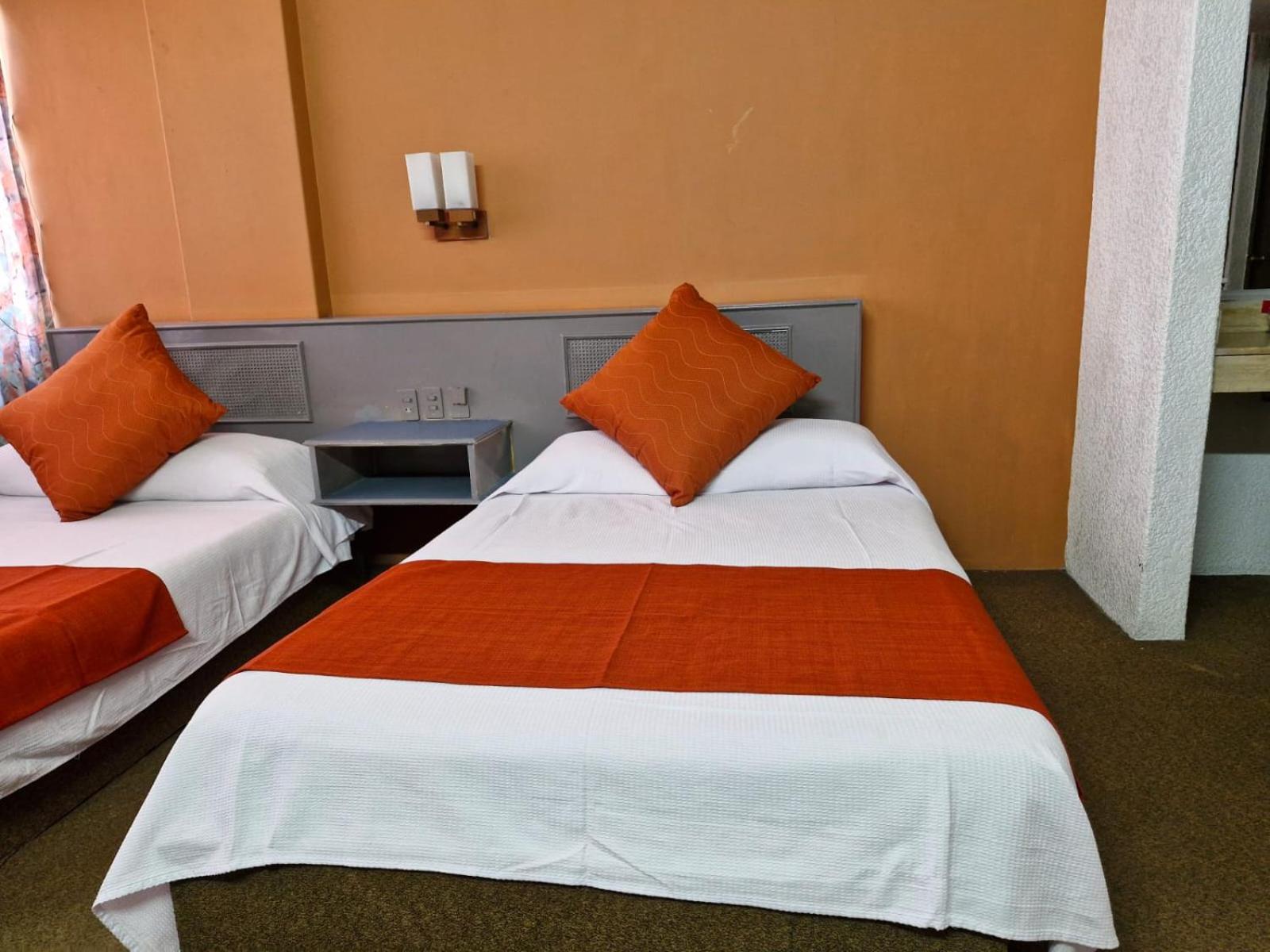 Hotel Parador Del Rio 8/95
