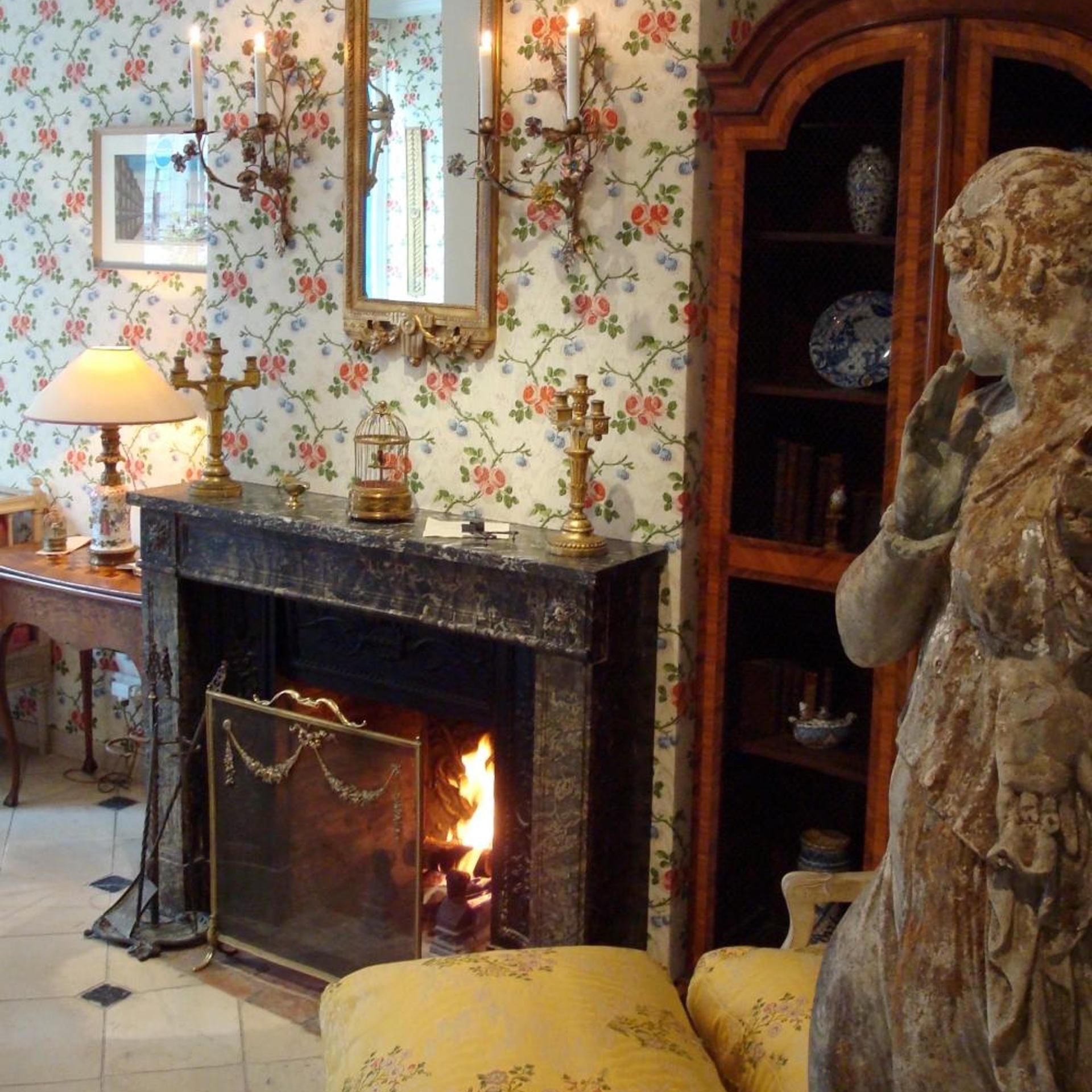 HOTEL CARON DE BEAUMARCHAIS 4/23