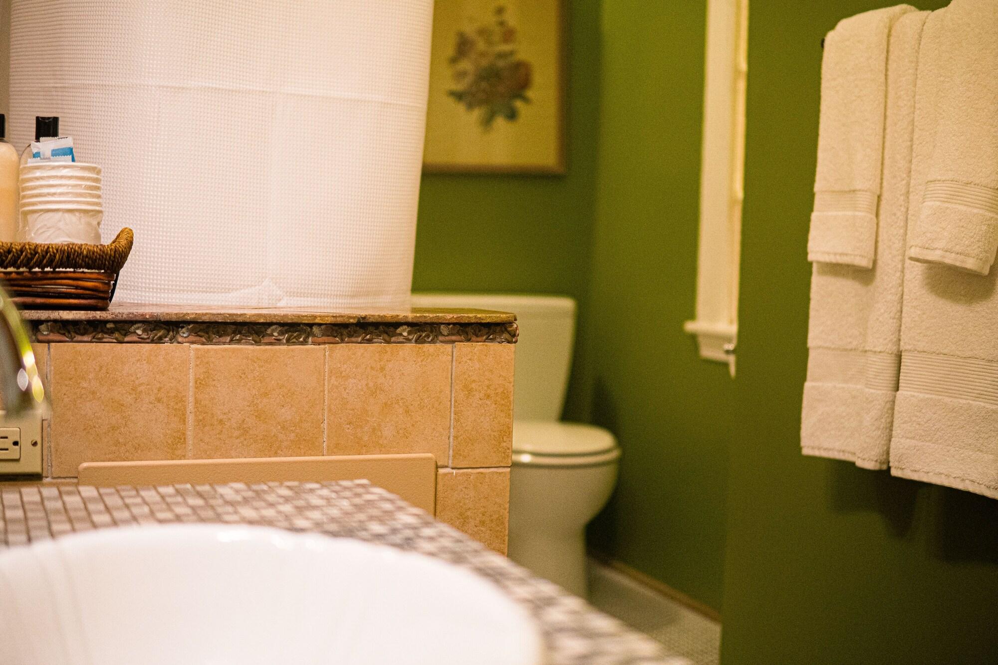 غرفة اقتصادية مفردة بحمام مشترك