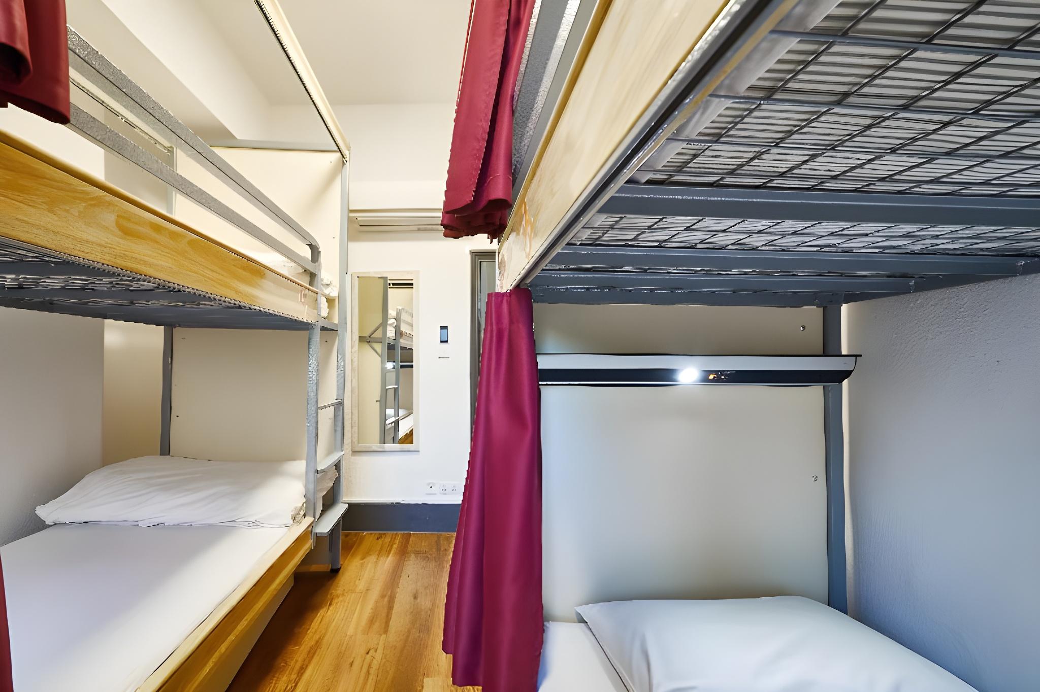 Private, 4 Beds
