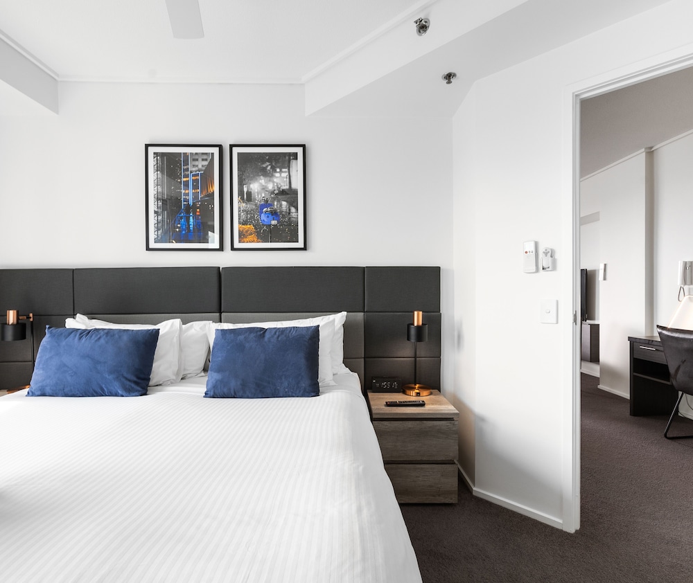 Oaks Brisbane Felix Suites 10/42