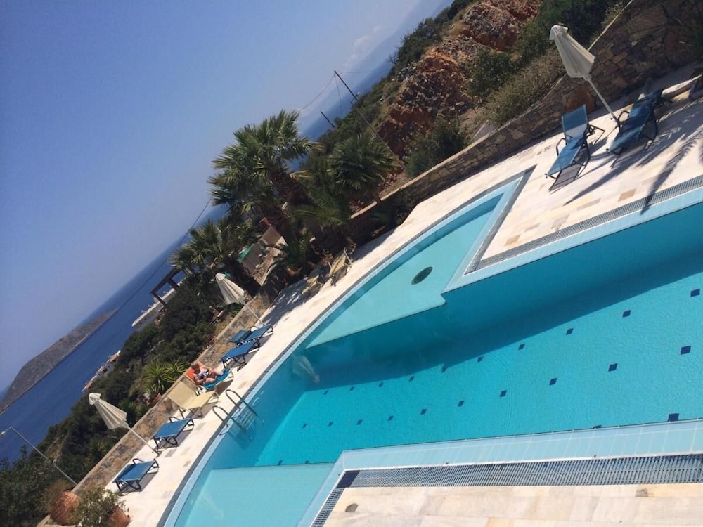 Elounda Living Residences by GHH 15/34