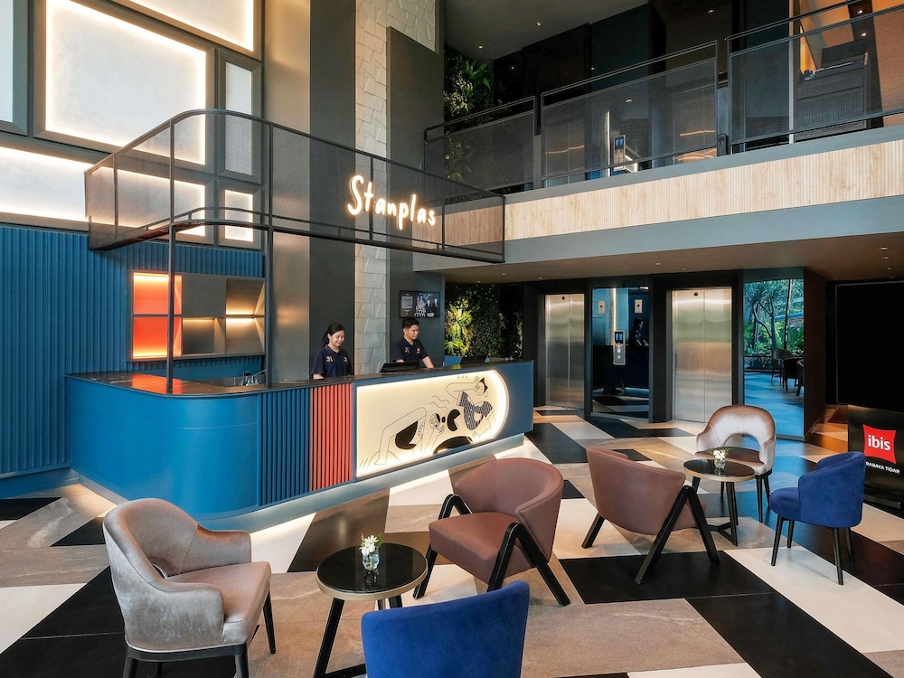 Ibis Surabaya Tidar 13/23
