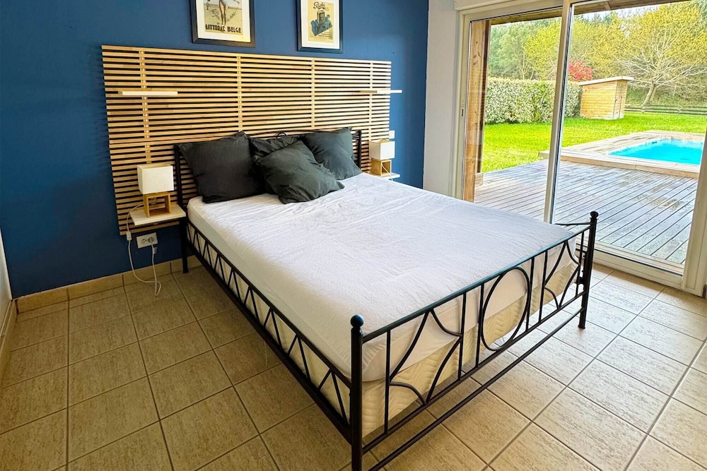 Collection, Comfort, Villa, 2 Queen and Twin Beds, Sofa
