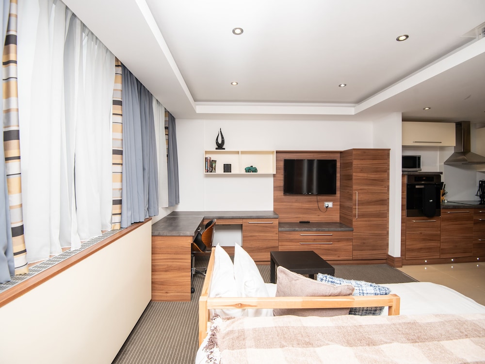 Livin Serviced Apartments 37/68