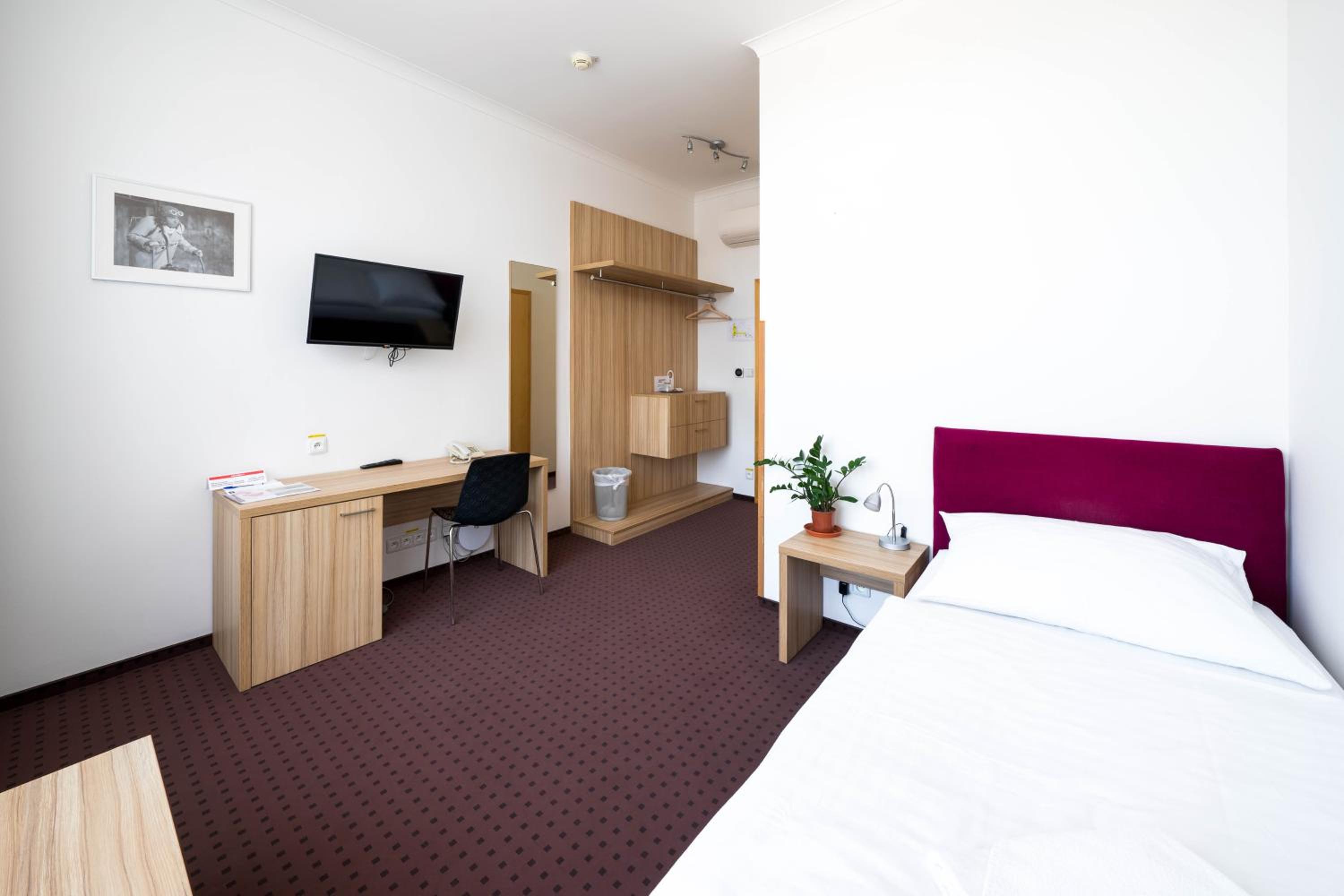 Akord Hotel 34/71