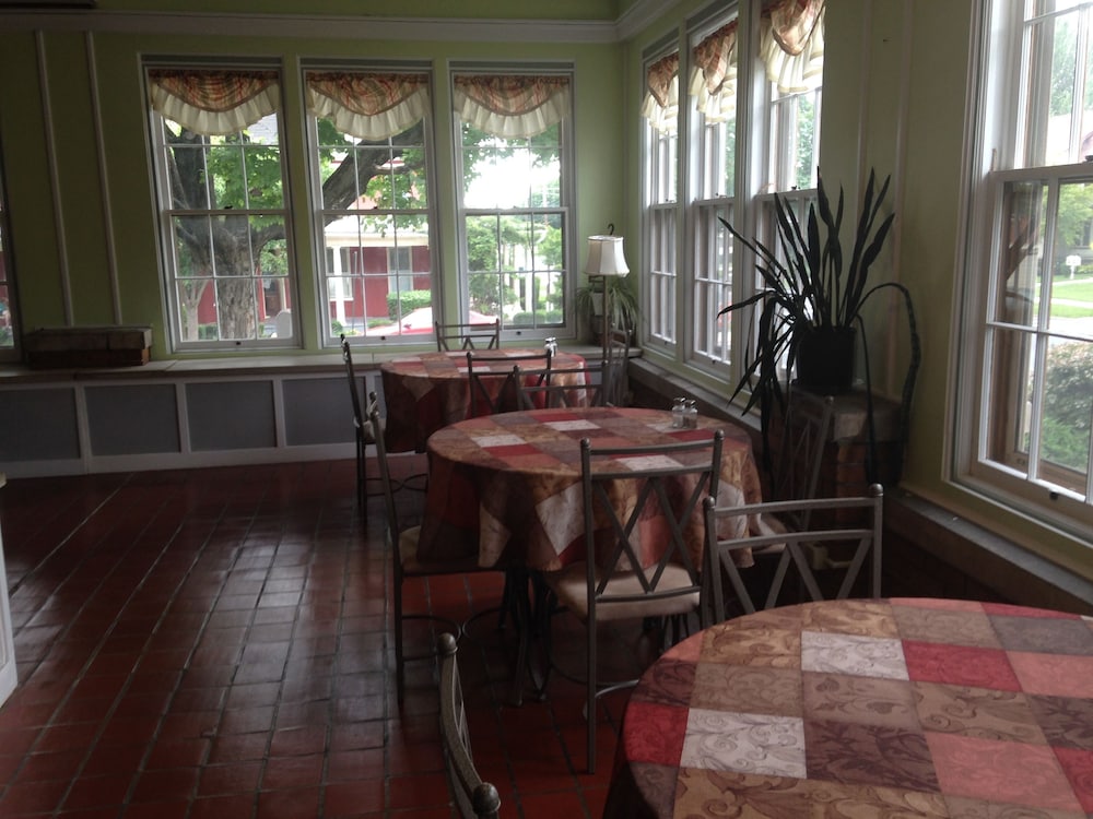 Walton Manor Inn Bed &amp; Breakfast 17/27