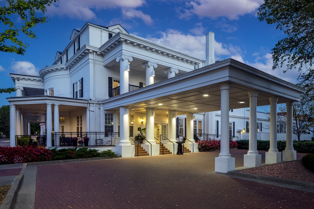 Historic Boone Tavern Hotel and Restaurant 5/69
