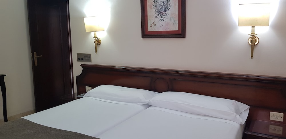 Gran Hotel Paraiso 26/65