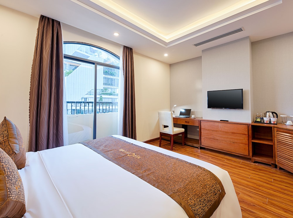 MERCURY BOUTIQUE HOTEL 33/76
