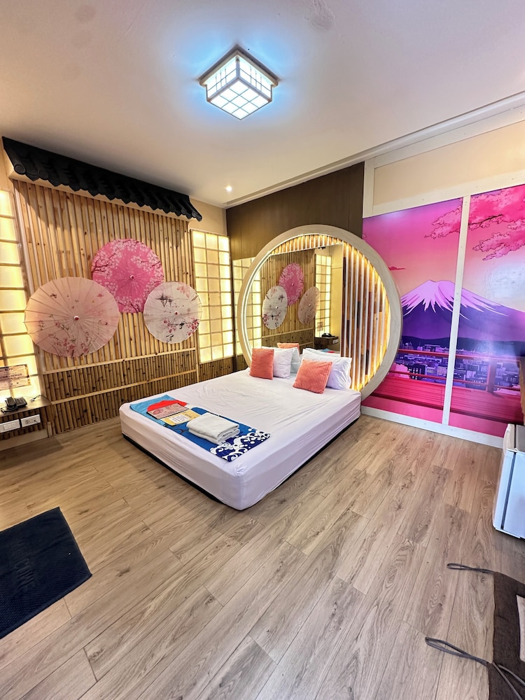 Honey Inn Hotel 17/50