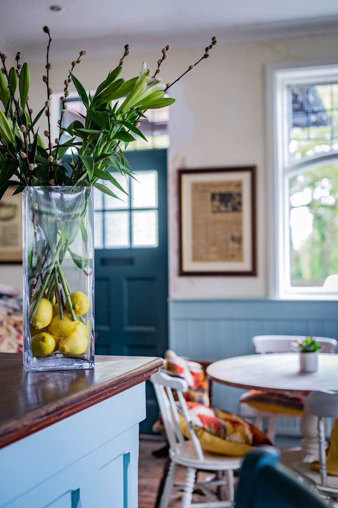 The Cricketers Inn 33/42
