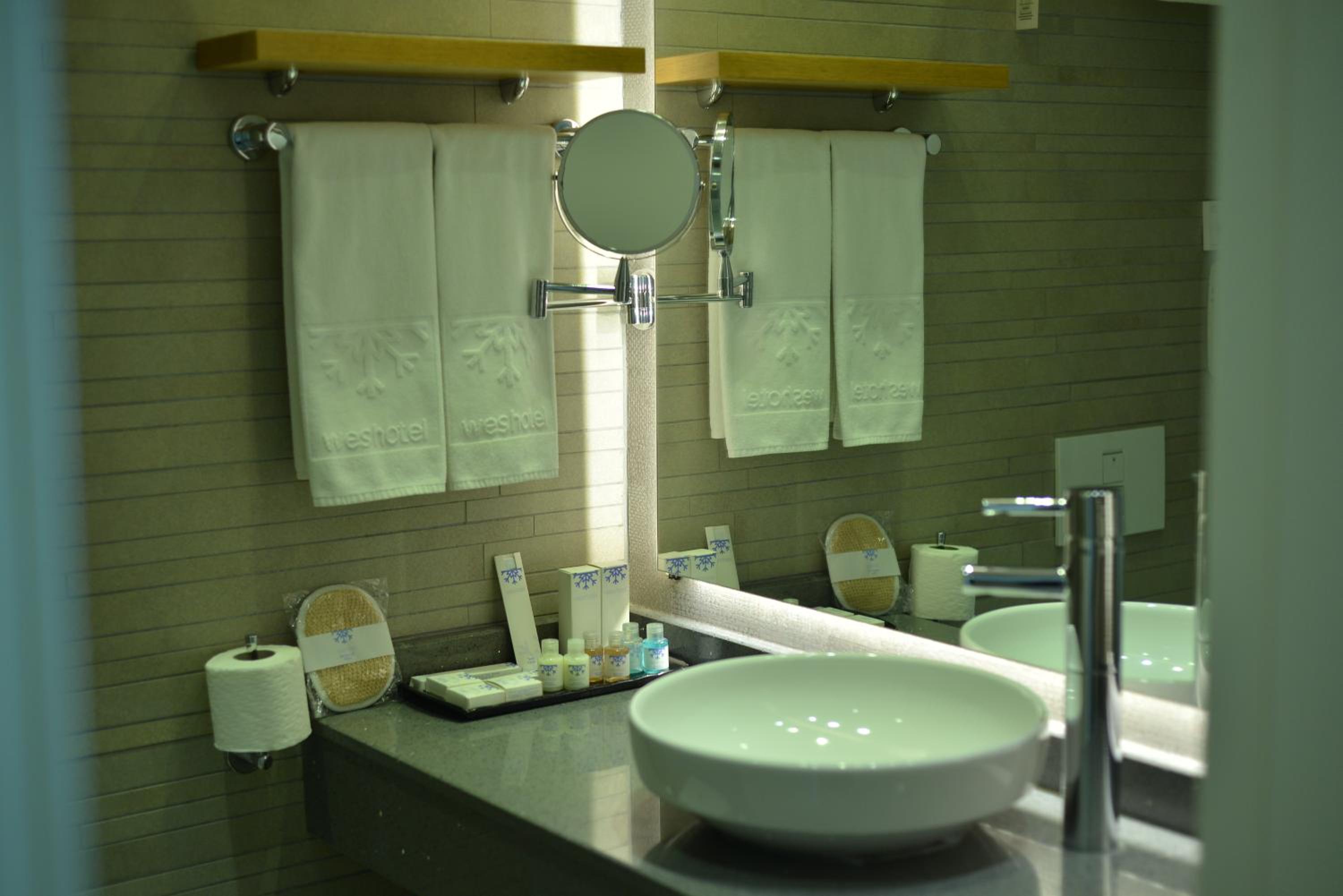 Wes Hotel 55/55