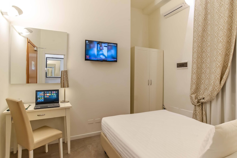 Hotel Accademia 22/56