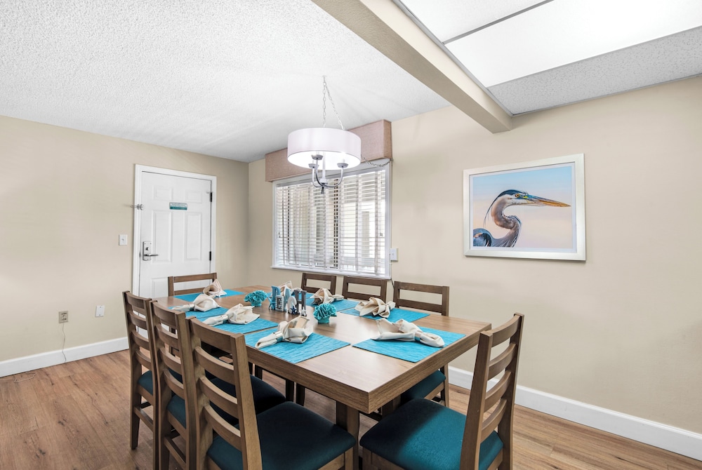 Destin Holiday Beach Resort 47/50