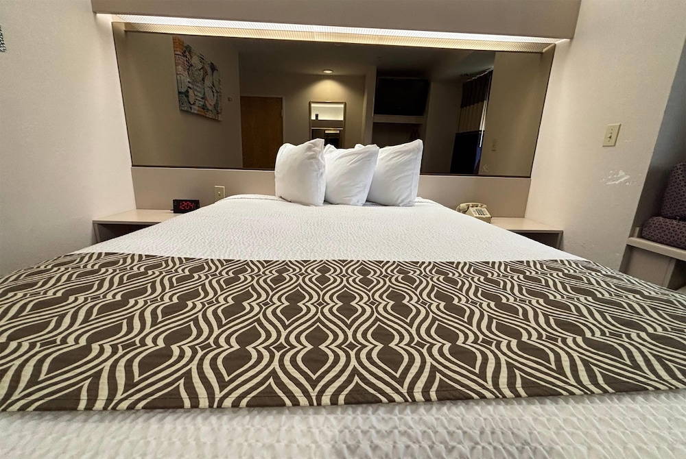 Microtel Inn Suites By Wyndham Champaign 18/68