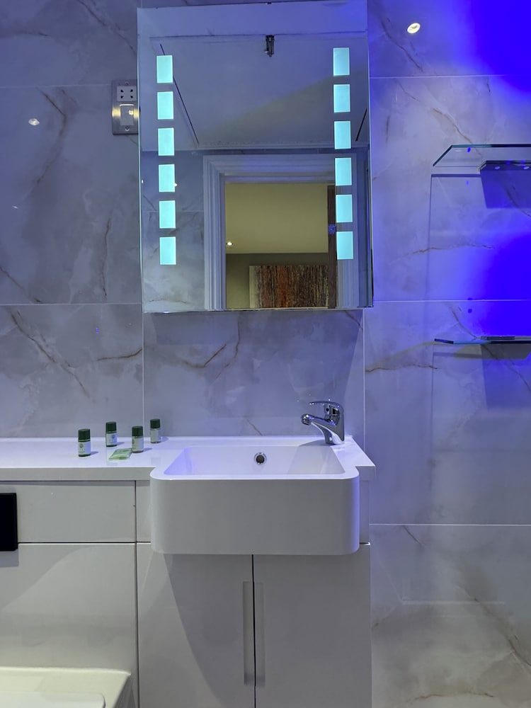 Shoreditch Inn 59/60