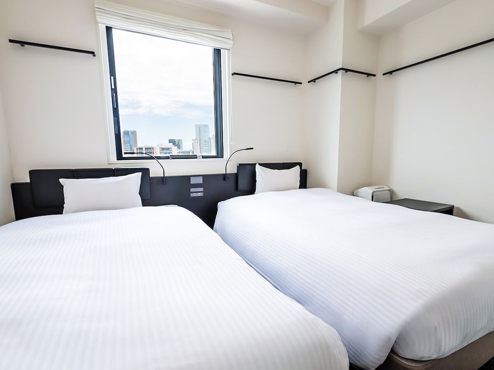 Standard, Twin Beds