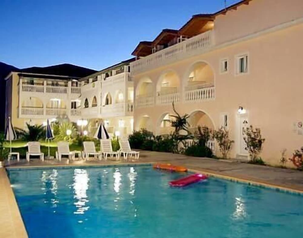 Plessas Palace Hotel 18/19