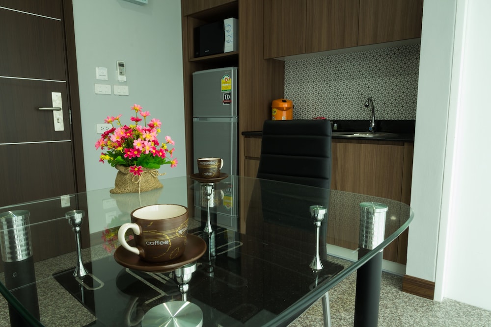 Modernbright Service Apartment 6/20