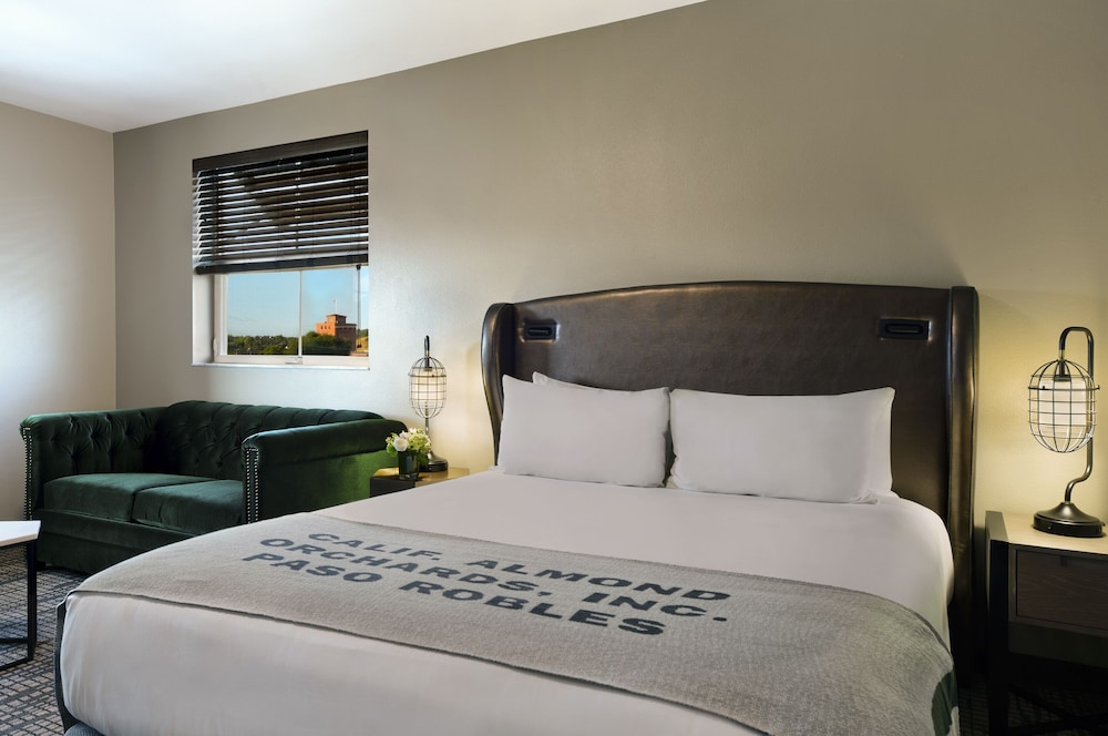 Oxford Suites Paso Robles 14/54