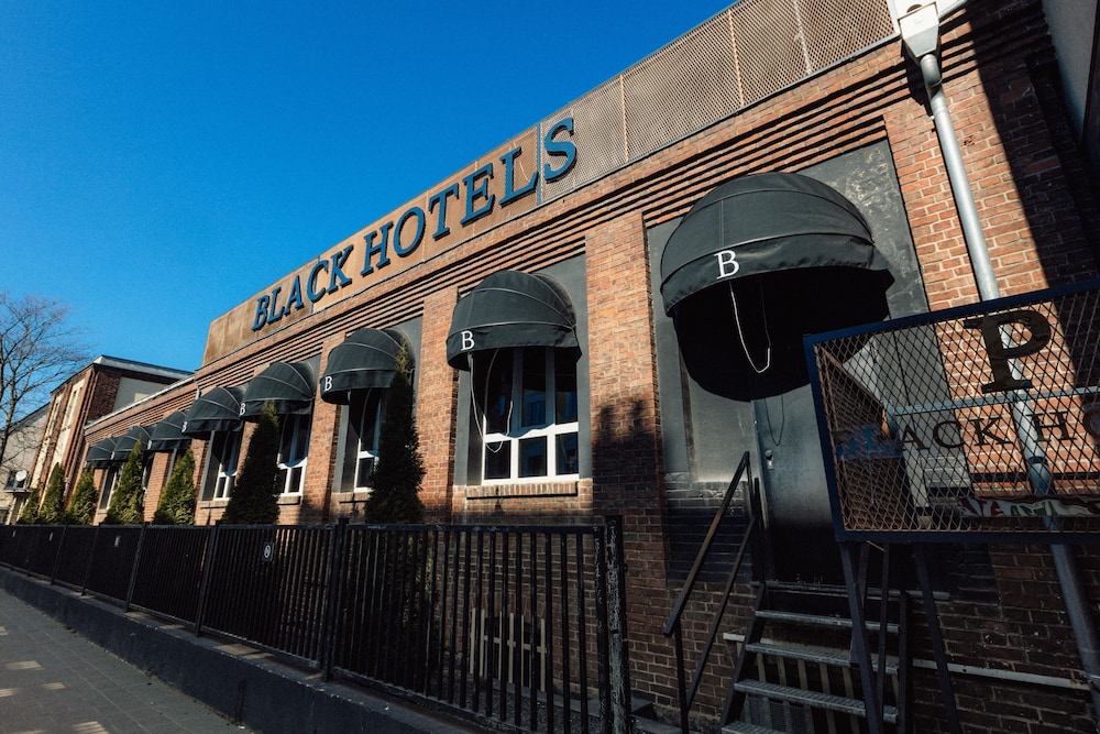 Black Hotel Cologne 2/32