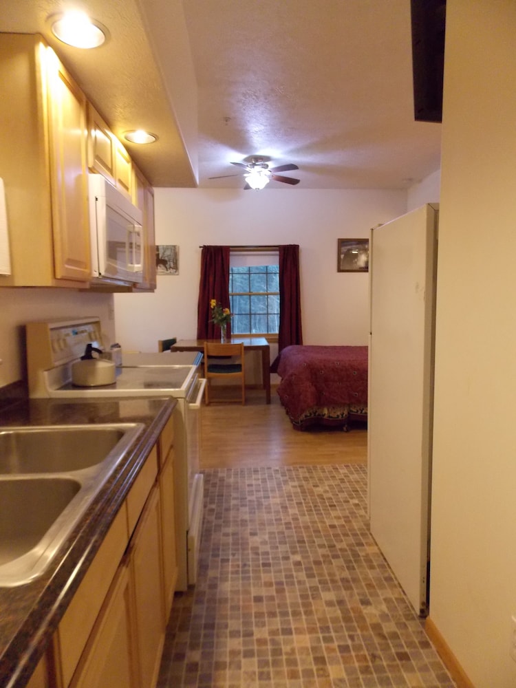 Fairbanks Extended Stay 32/50