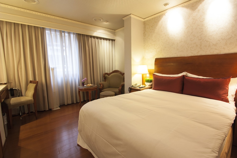 Erin Hotel 14/38