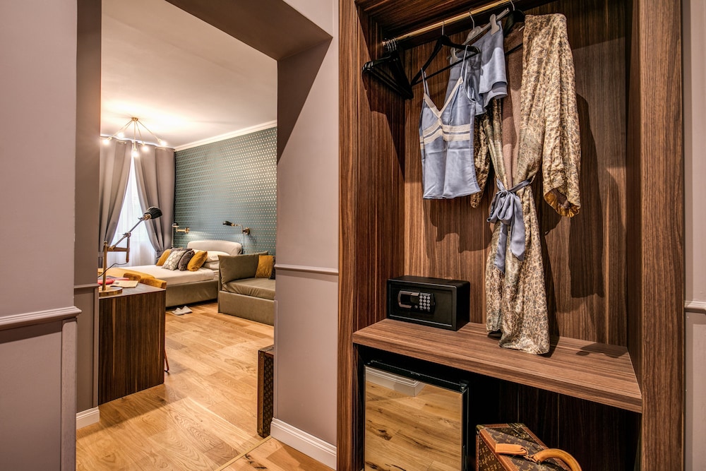 Tree Charme Parliament Boutique Hotel 73/73