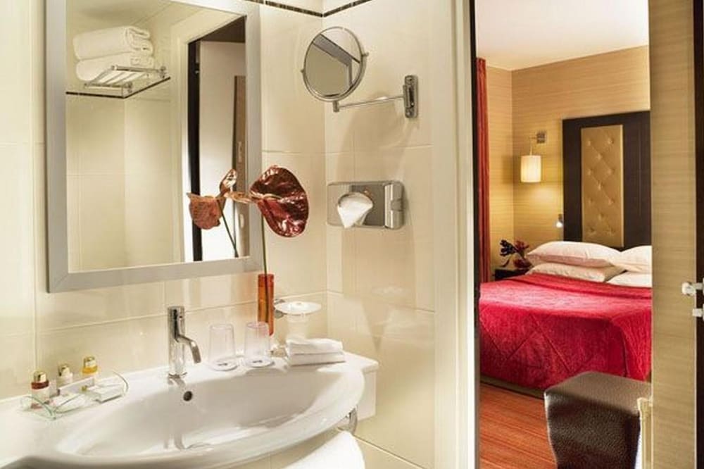 Elysees Bassano Hotel Formely Bw Hotel Elysees Bassa 29/81