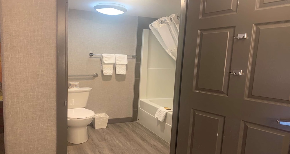 Best Western Plus West Edmonton 27/77