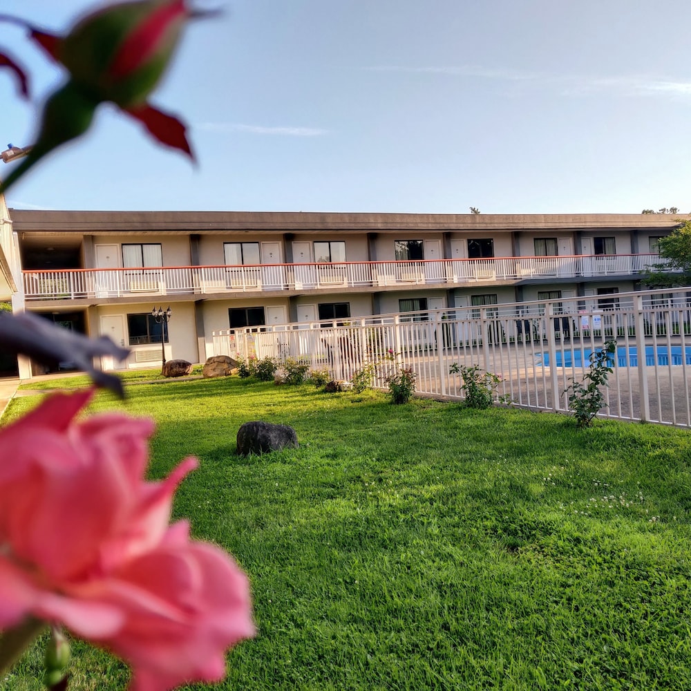 Sprucewood Inn 34/47