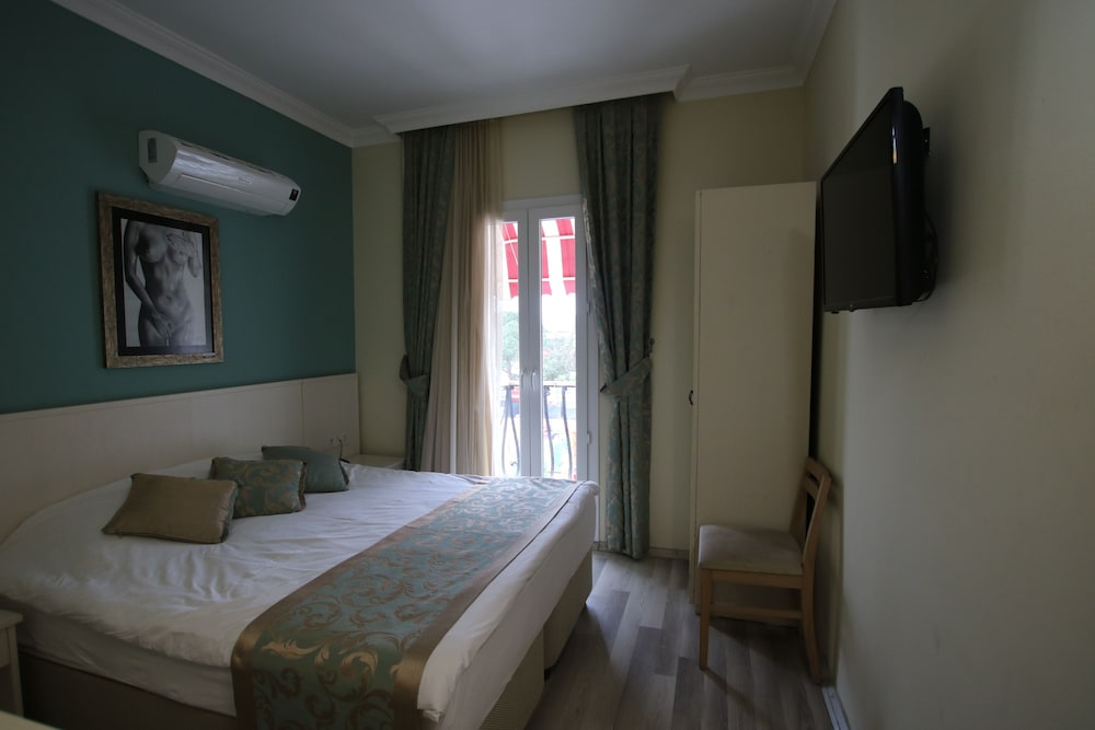 Artemis Hotel 11/69