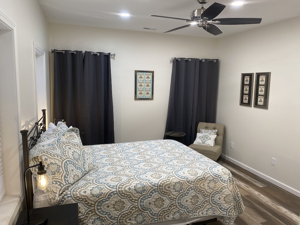Pop, Suite, 3 Queen Beds