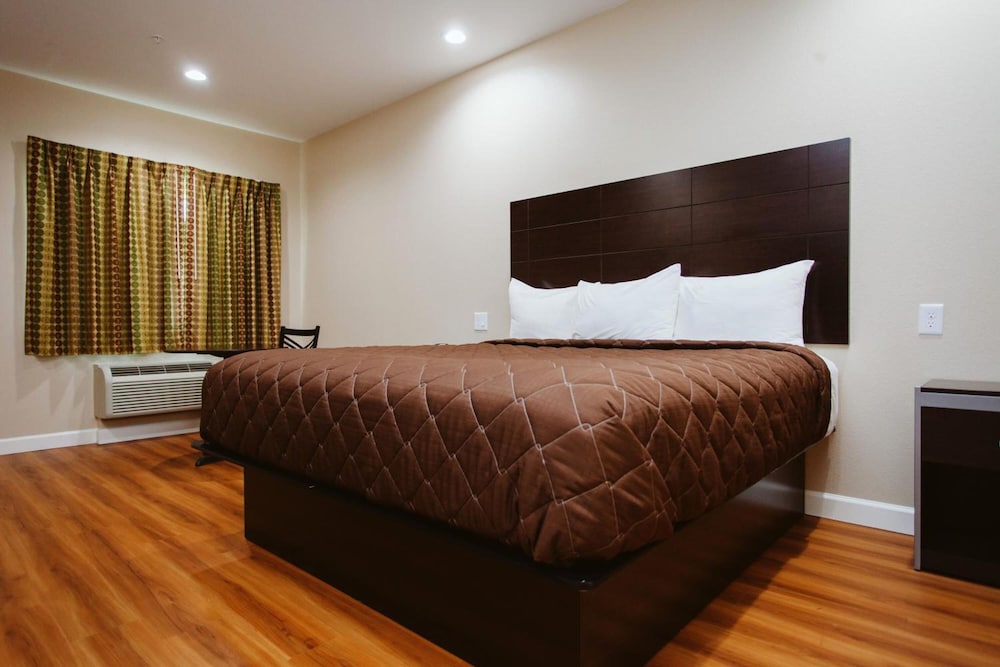 Palace Inn Houston Northwest 290 13/39