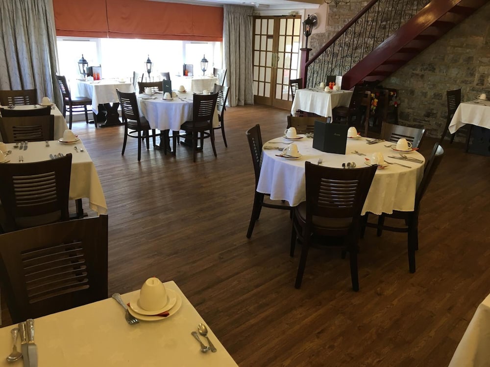 Queenswood Hotel 34/45