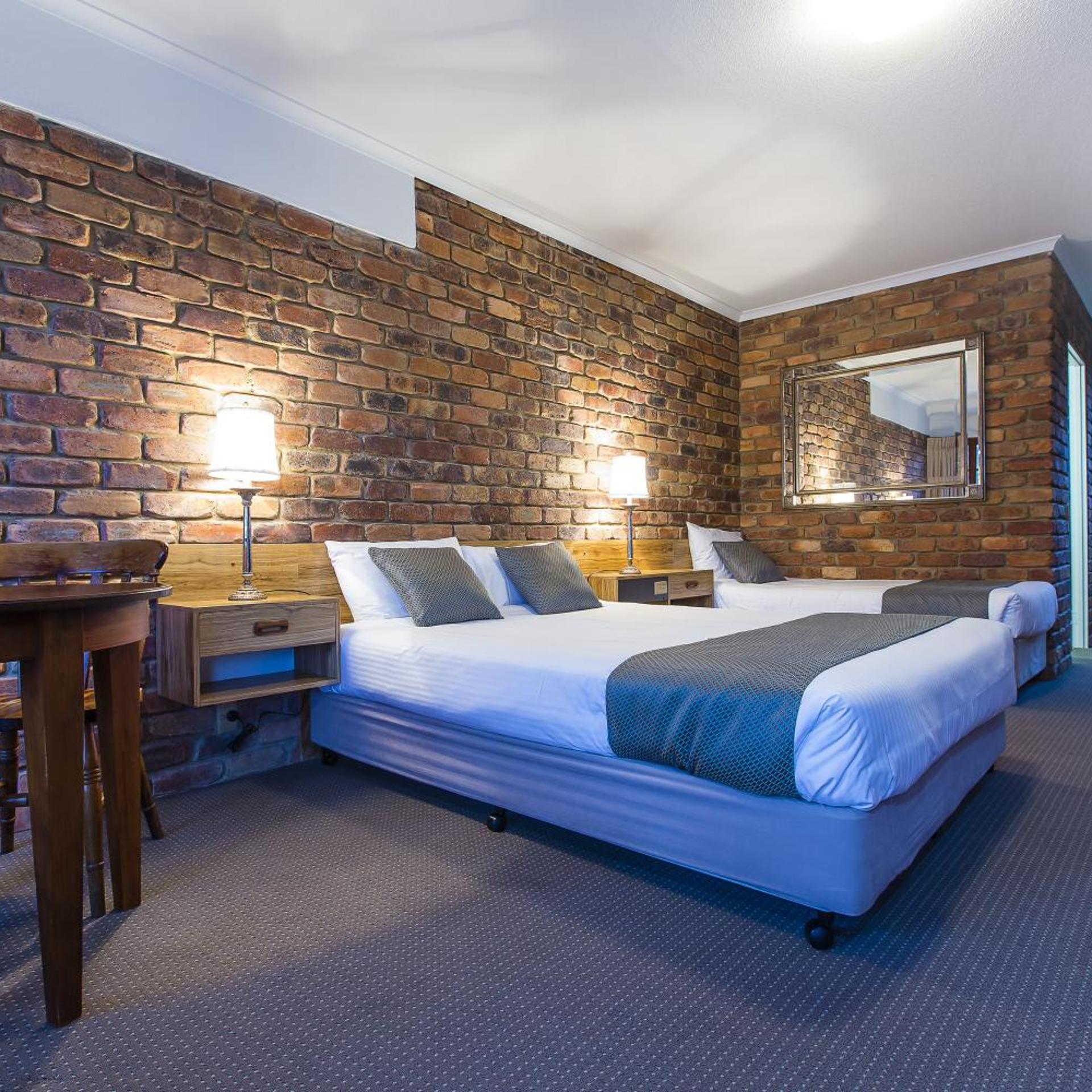 Montville Mountain Inn 3/62