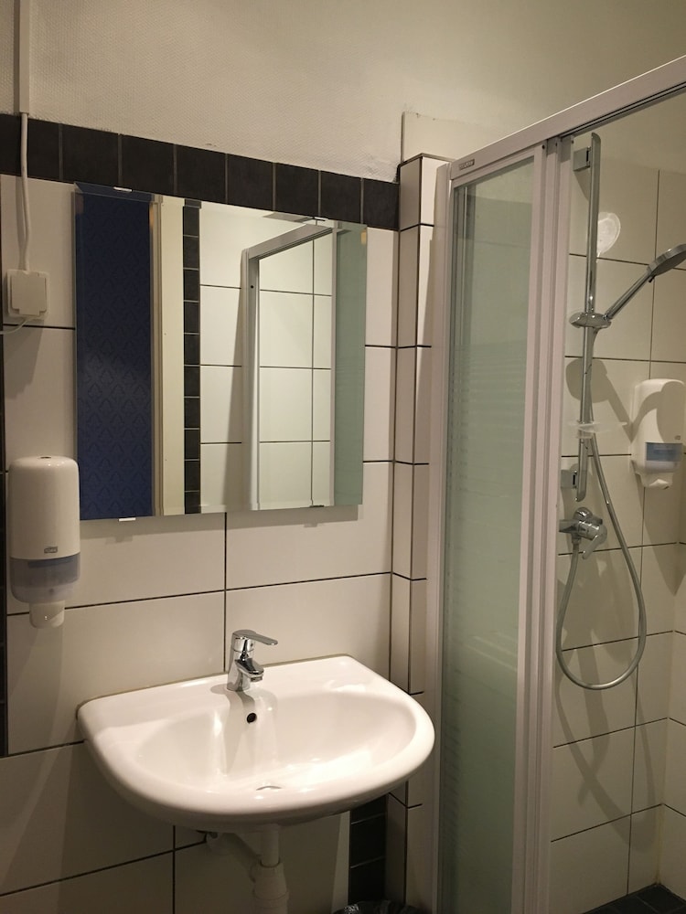 Halmstad Hotell And Vandrarhem Kaptenshamn 46/50