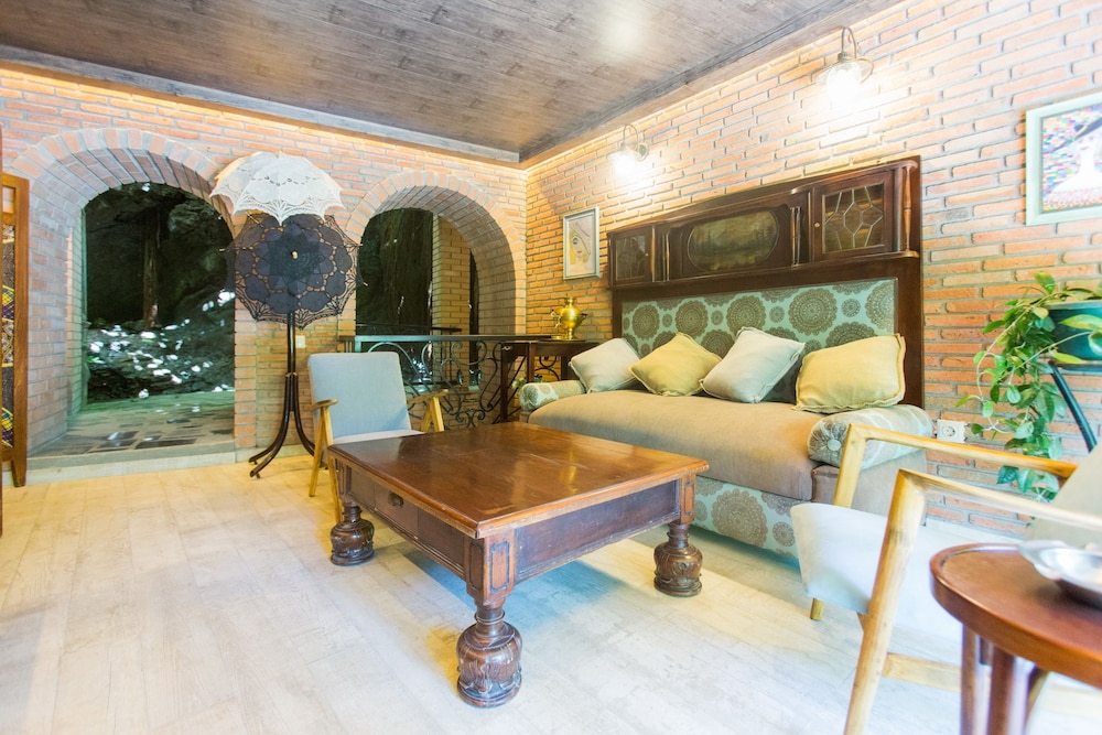 Bloom Boutique Hotel 9/50