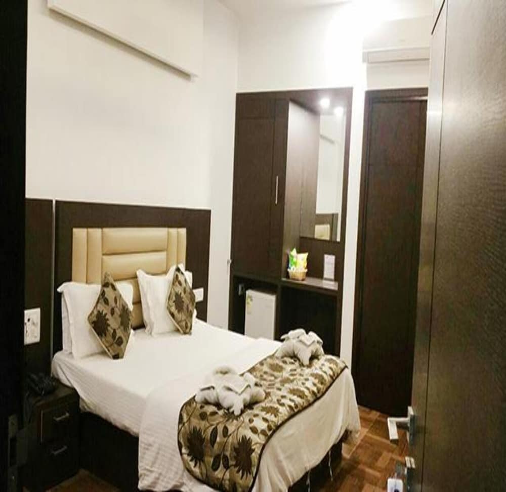 Arihant Inn 22/53